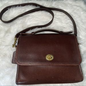 Coach vintage station crossbody dark brown purse bag! Overall great vintage cond